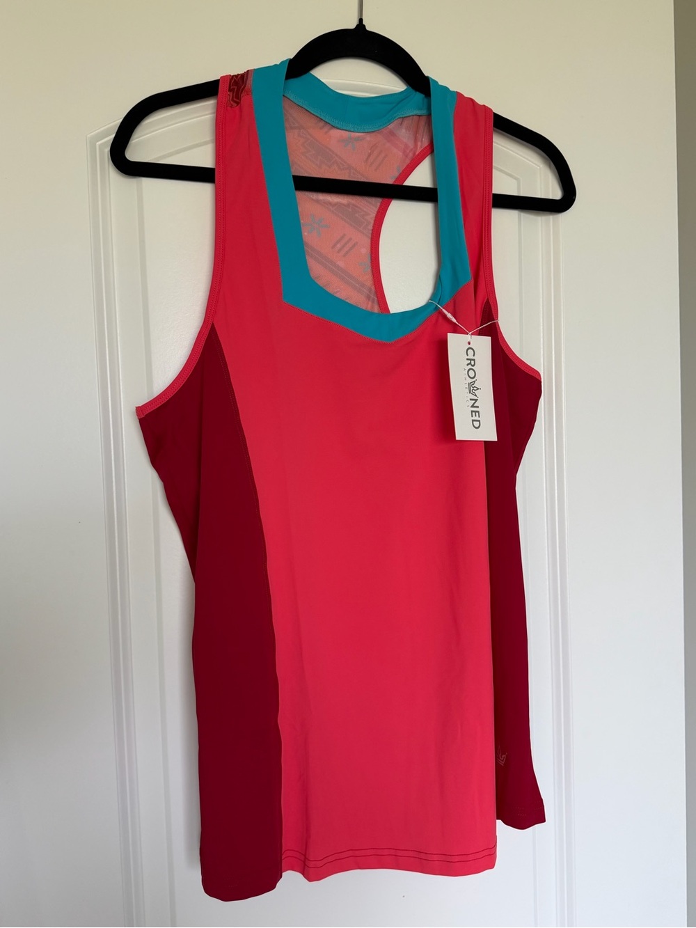 NWT Crowned Athletics Wayfinder Flow Tank